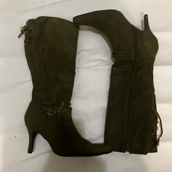 Olive green faux suede tall boots - Picture 3 of 8